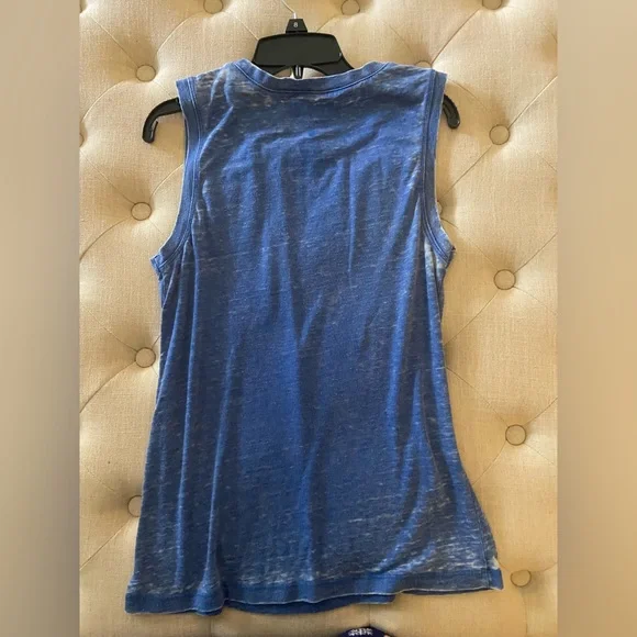 Snoopy- Peanuts. USA Top. Size small. - Picture 2 of 2